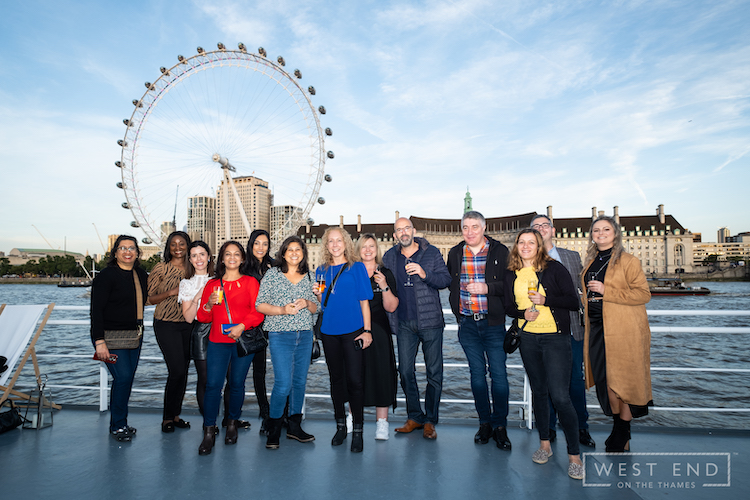London eye backdrop for corporate group